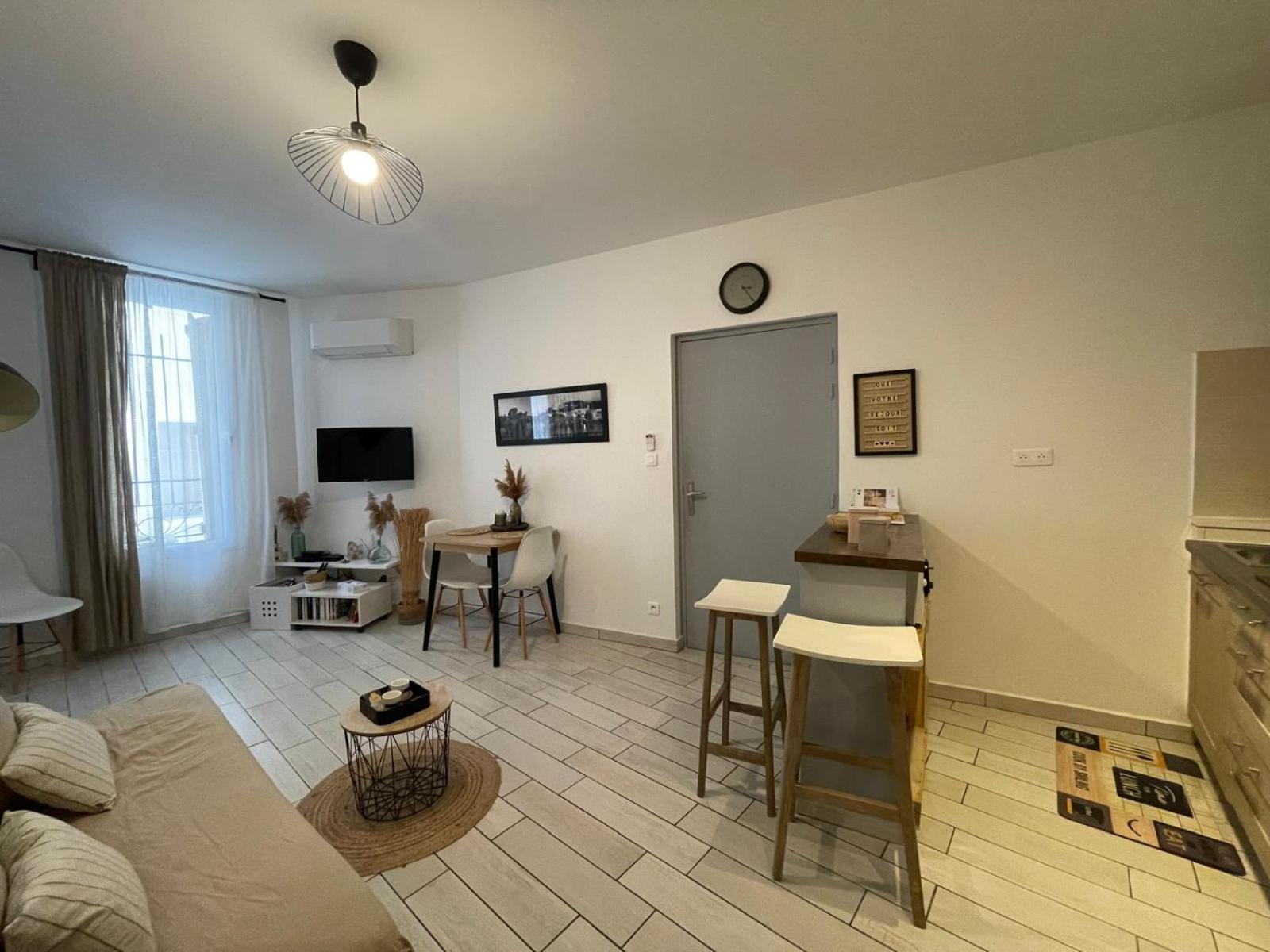 Joli Appartement Hypercentre T2, Classe Meuble De Tourisme 3 Avec Parking Gratuit Beziers Bagian luar foto