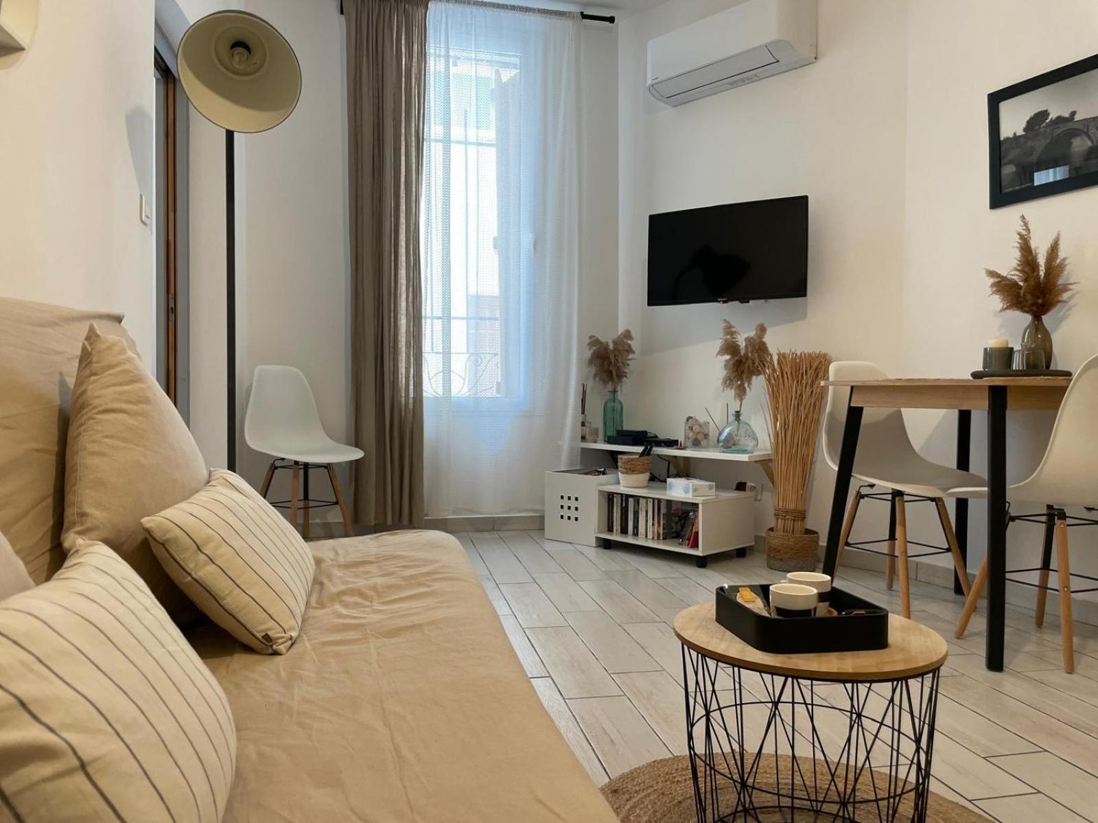 Joli Appartement Hypercentre T2, Classe Meuble De Tourisme 3 Avec Parking Gratuit Beziers Bagian luar foto
