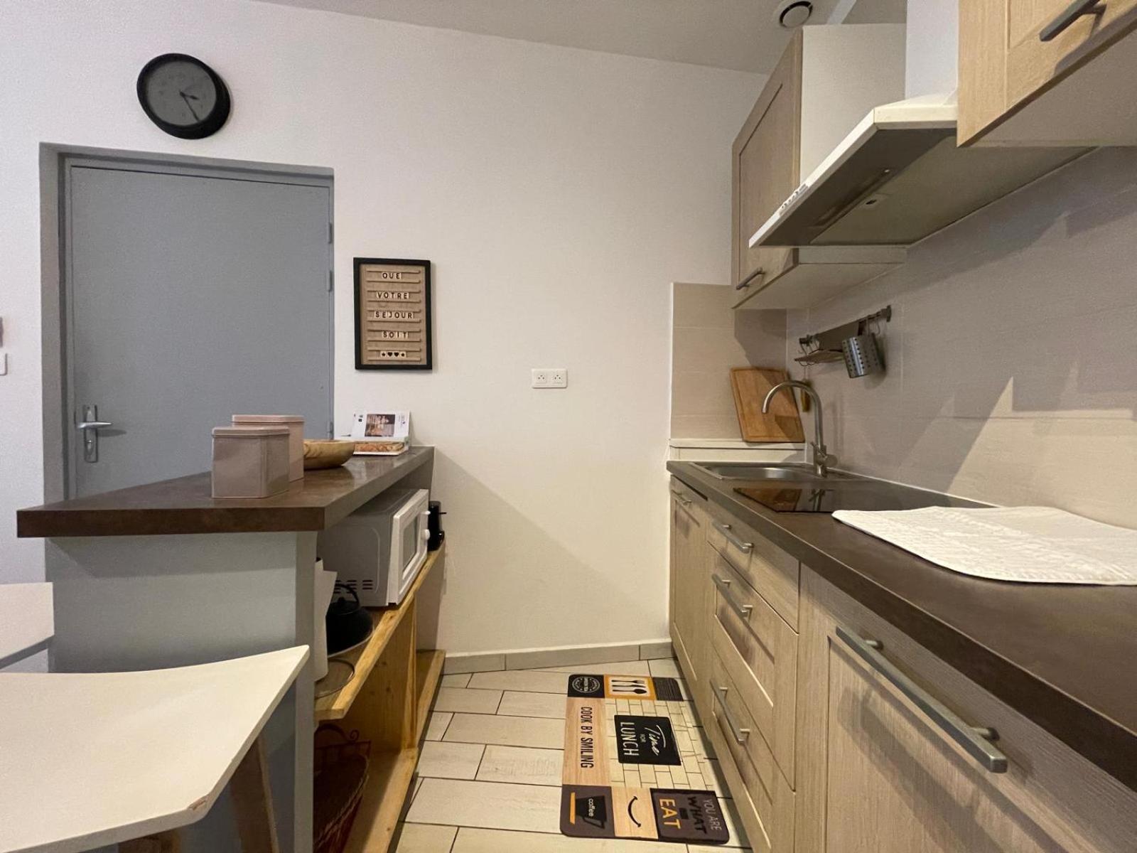 Joli Appartement Hypercentre T2, Classe Meuble De Tourisme 3 Avec Parking Gratuit Beziers Bagian luar foto