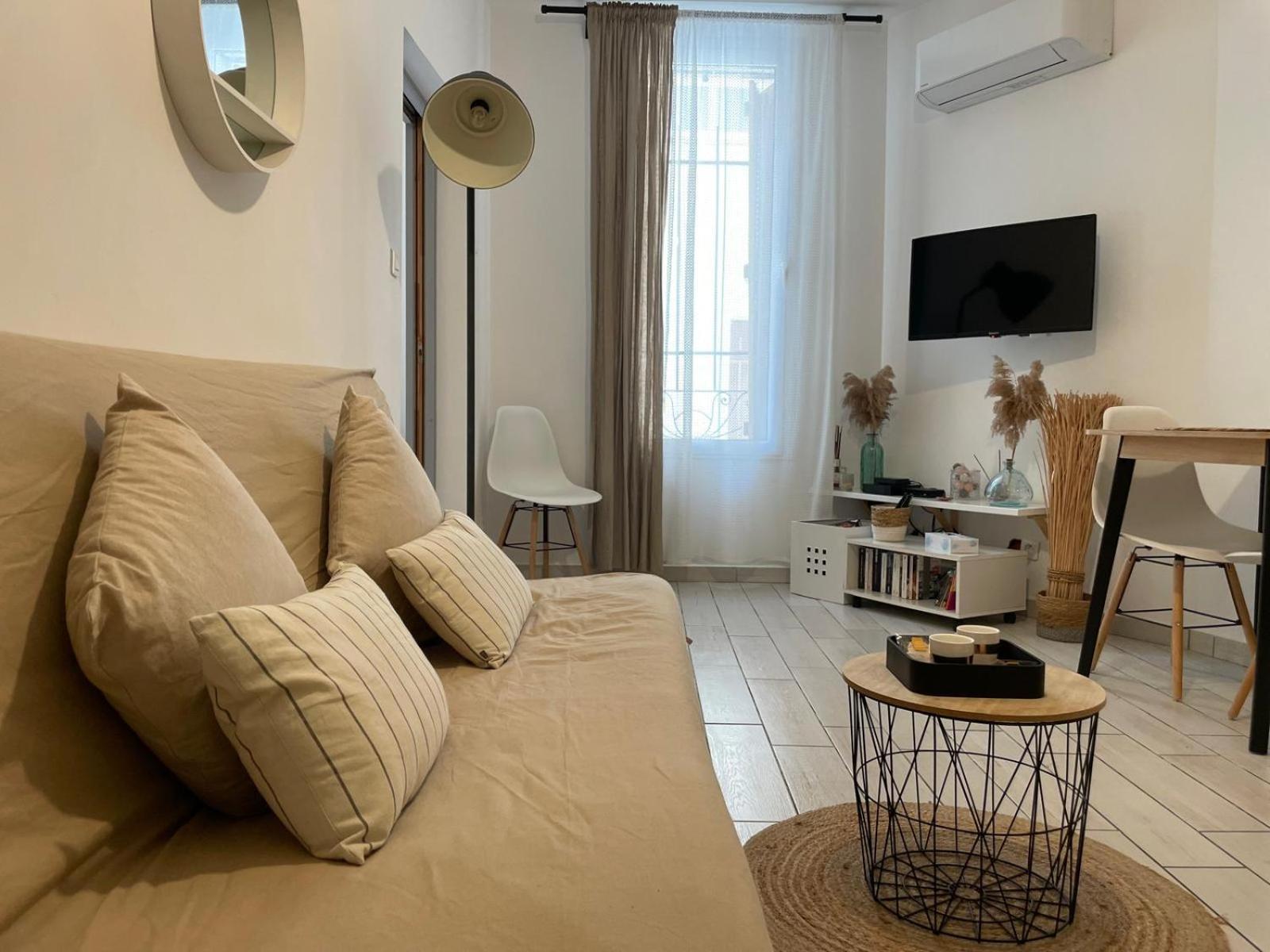 Joli Appartement Hypercentre T2, Classe Meuble De Tourisme 3 Avec Parking Gratuit Beziers Bagian luar foto