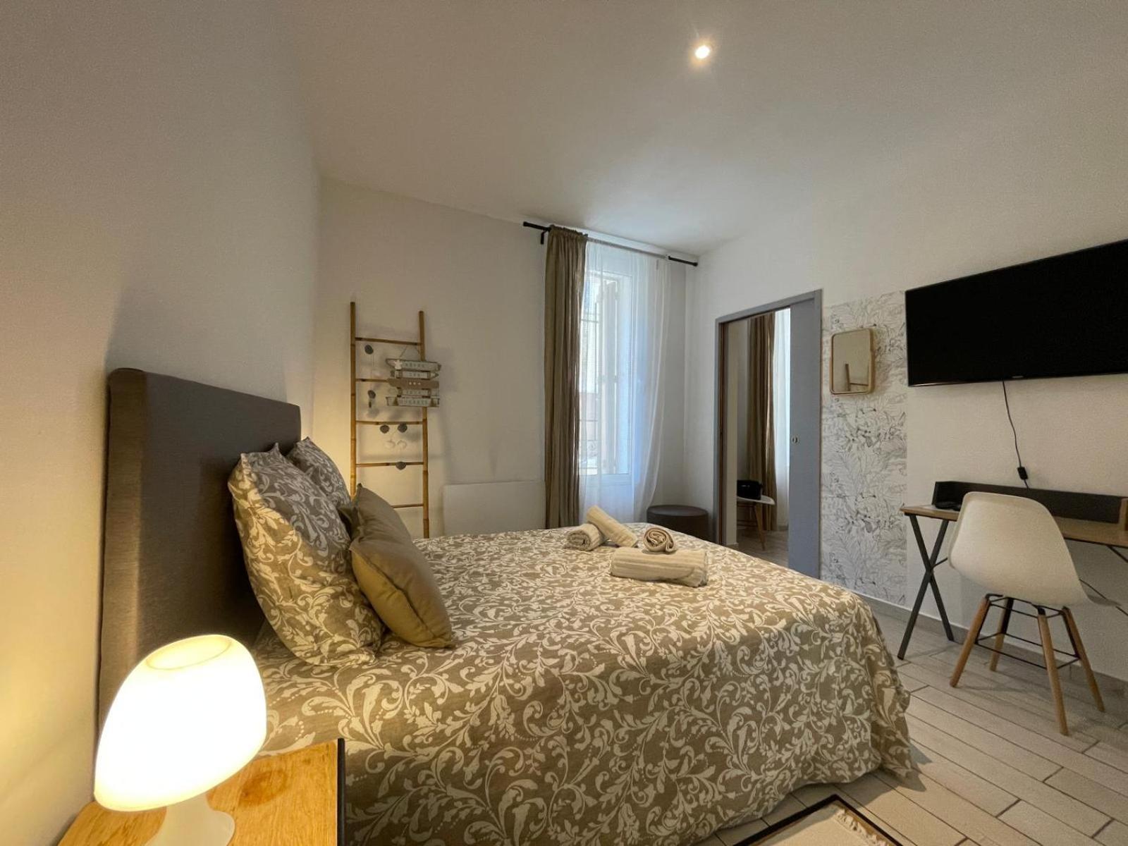 Joli Appartement Hypercentre T2, Classe Meuble De Tourisme 3 Avec Parking Gratuit Beziers Bagian luar foto