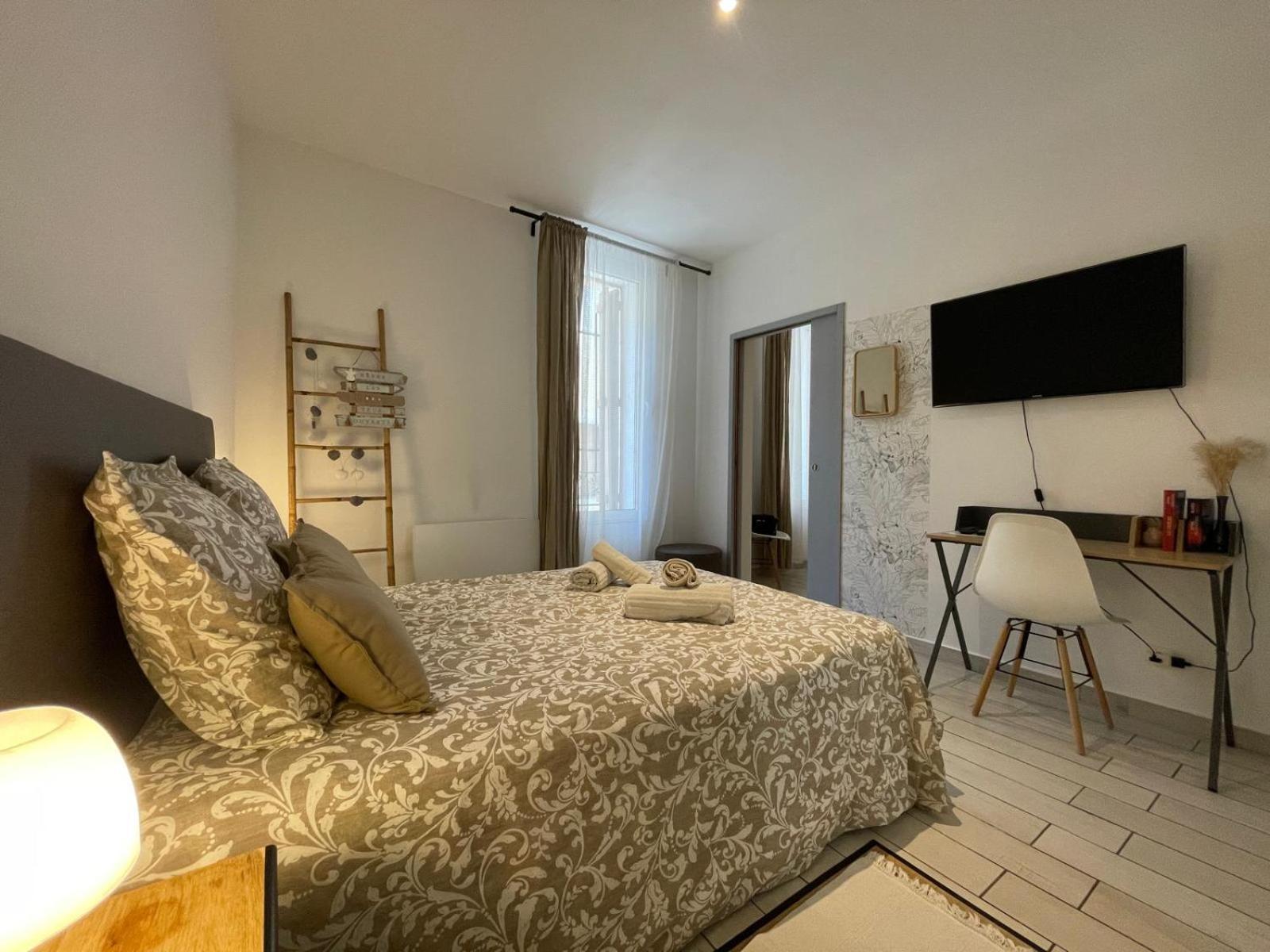 Joli Appartement Hypercentre T2, Classe Meuble De Tourisme 3 Avec Parking Gratuit Beziers Bagian luar foto