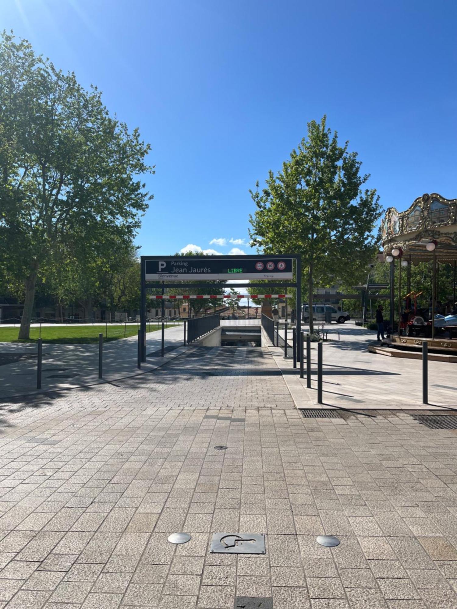 Joli Appartement Hypercentre T2, Classe Meuble De Tourisme 3 Avec Parking Gratuit Beziers Bagian luar foto